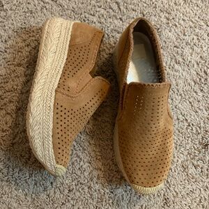 New Dolce Vita Jhene Brown Suede Perforated Loafers Espadrilles Platform